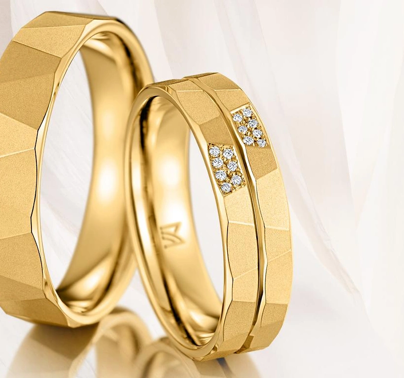 Nehmen SIE<br />mit UNS