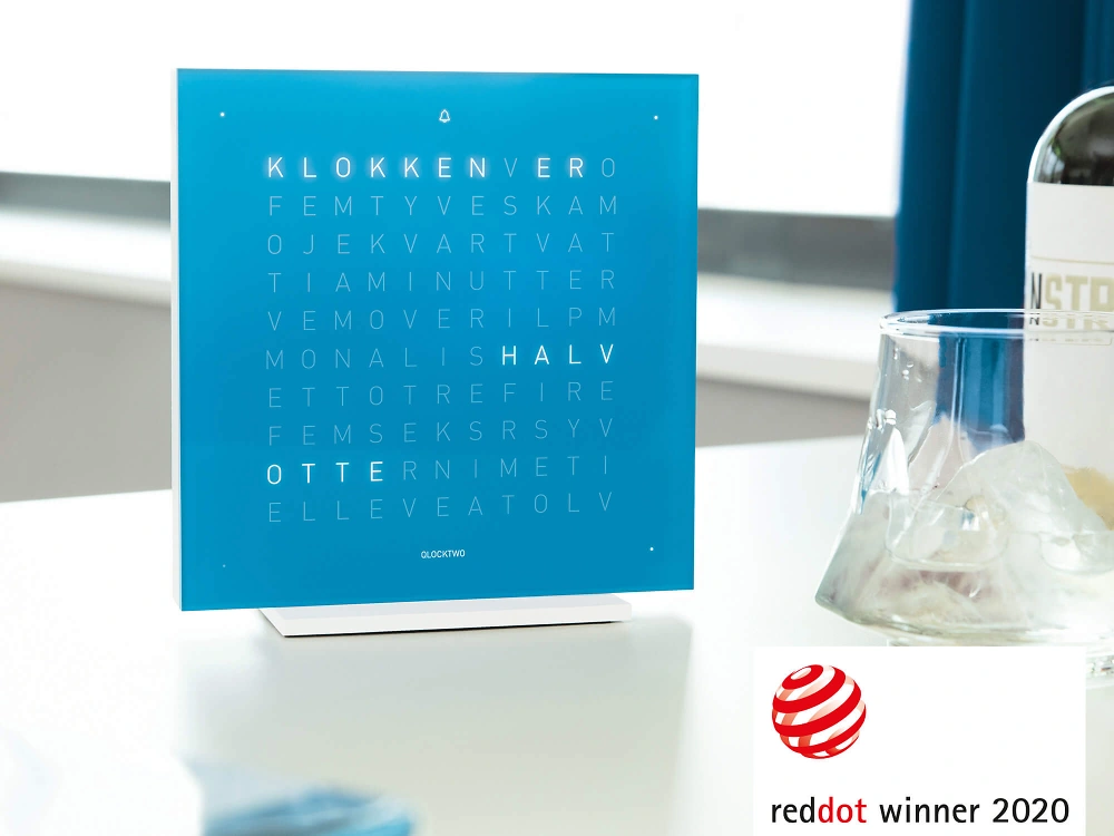 QLOCKTWO FRONTCOVER EARTH 13.5 | Blue Candy