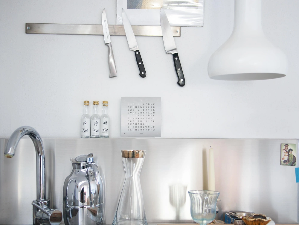 QLOCKTWO FRONTCOVER EARTH 13.5 | Full Metal