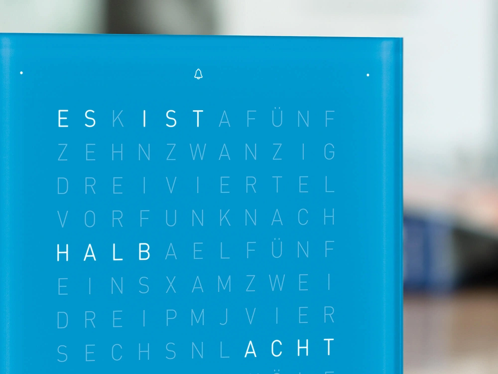 QLOCKTWO FRONTCOVER EARTH 13.5 | Blue Candy