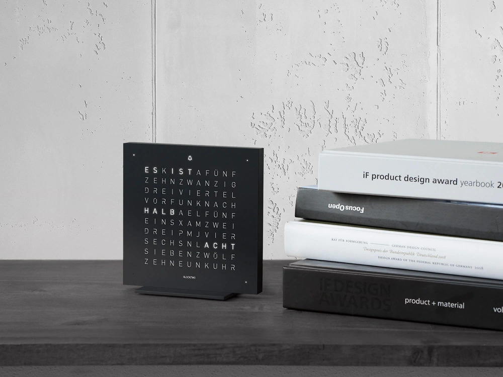 QLOCKTWO EARTH 13.5 | Deep Black