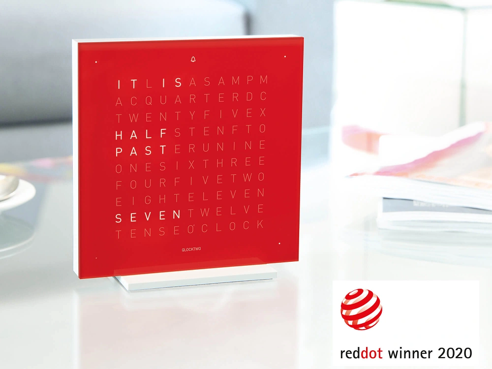 QLOCKTWO FRONTCOVER EARTH 13.5 | Cherry Cake